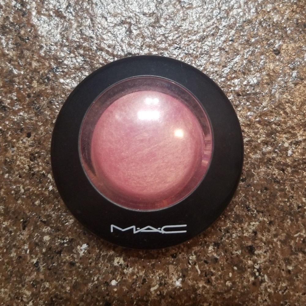 MAC COSMETICS PETAL POWER BLUSH